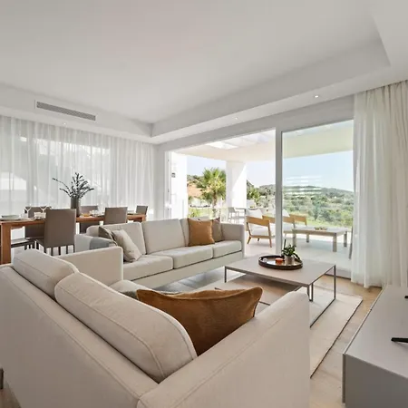 Spacious For 4 With Solarium Apartmán Estepona