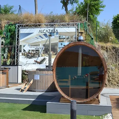 Spacious For 4 With Solarium *